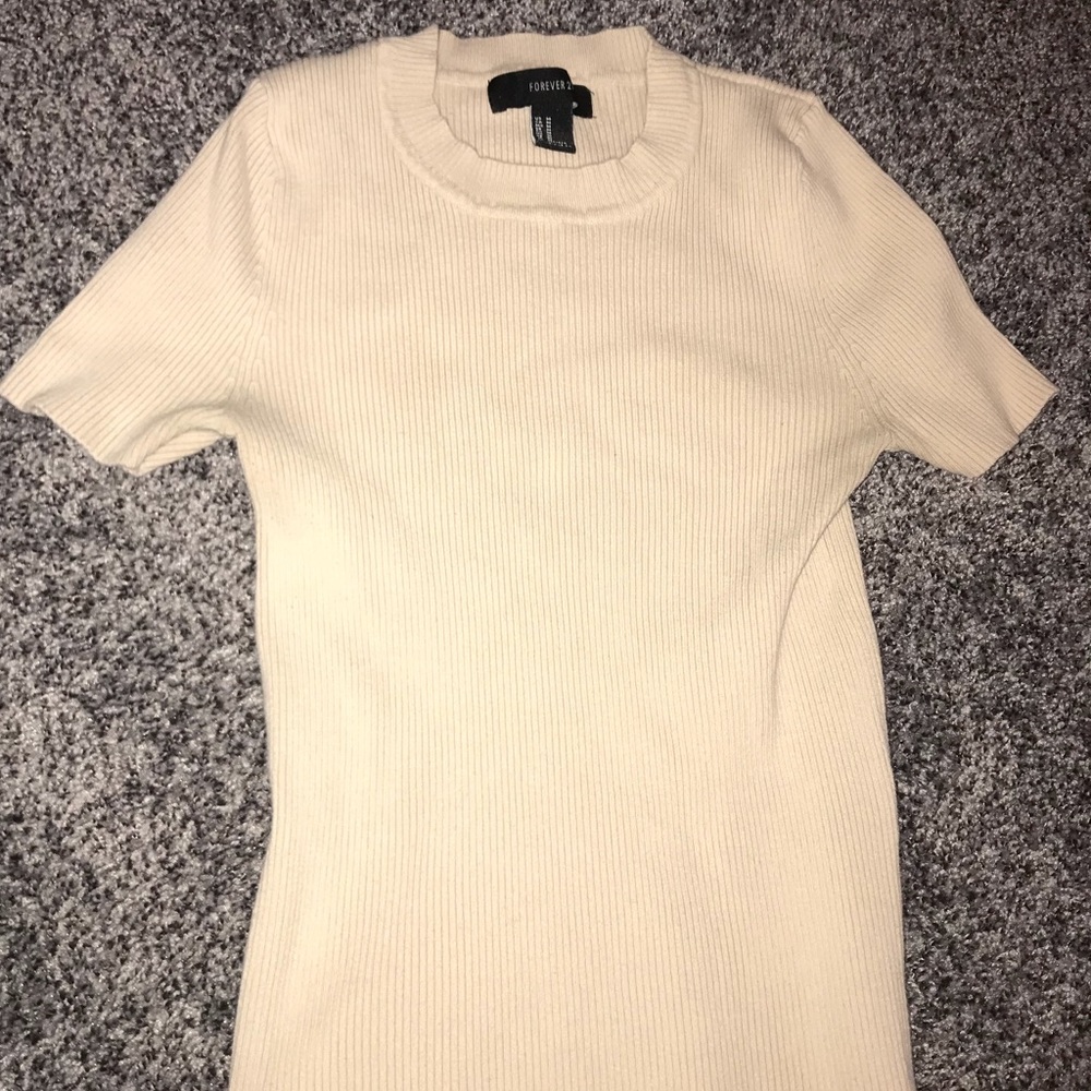 🌼F21 Creme Turtleneck